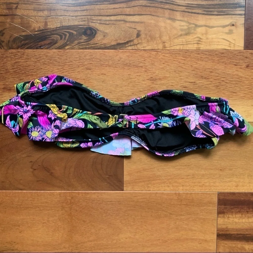 Victoria’s Secret Tapestry flounce bikini … - Picture 4 of 6